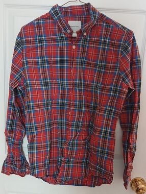 American Eagle Outfitters Red and Blue Plaid Button-Down Shirt